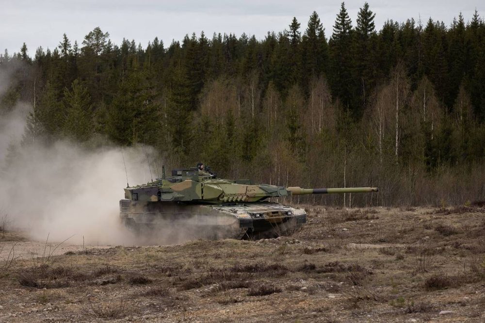 Noruega, primer operador extranjero del carro de combate LEOPARD 2a8